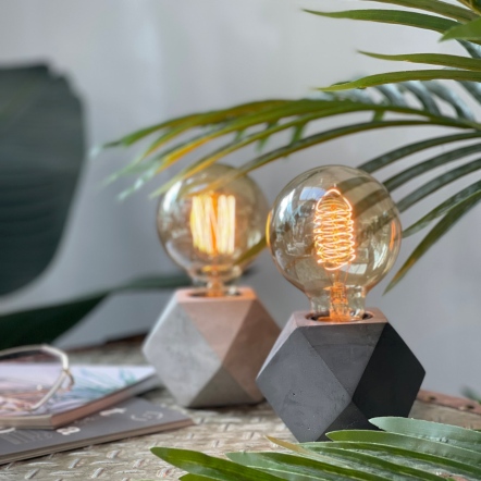 曙MUSE｜鑽石切面水泥桌燈