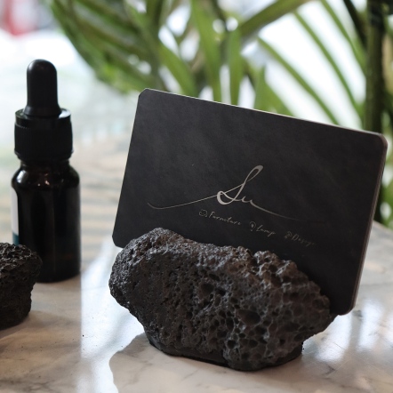 曙MUSE｜石塊水泥名片座