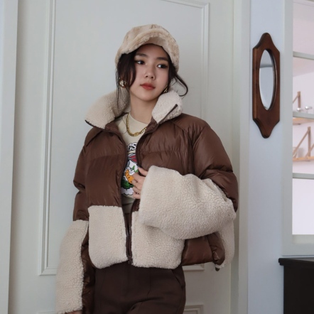 羊羔毛拼接羽絨外套