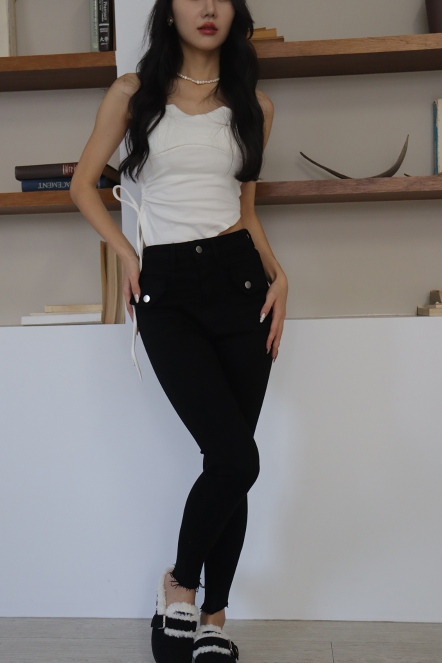 口袋造型反摺牛仔褲